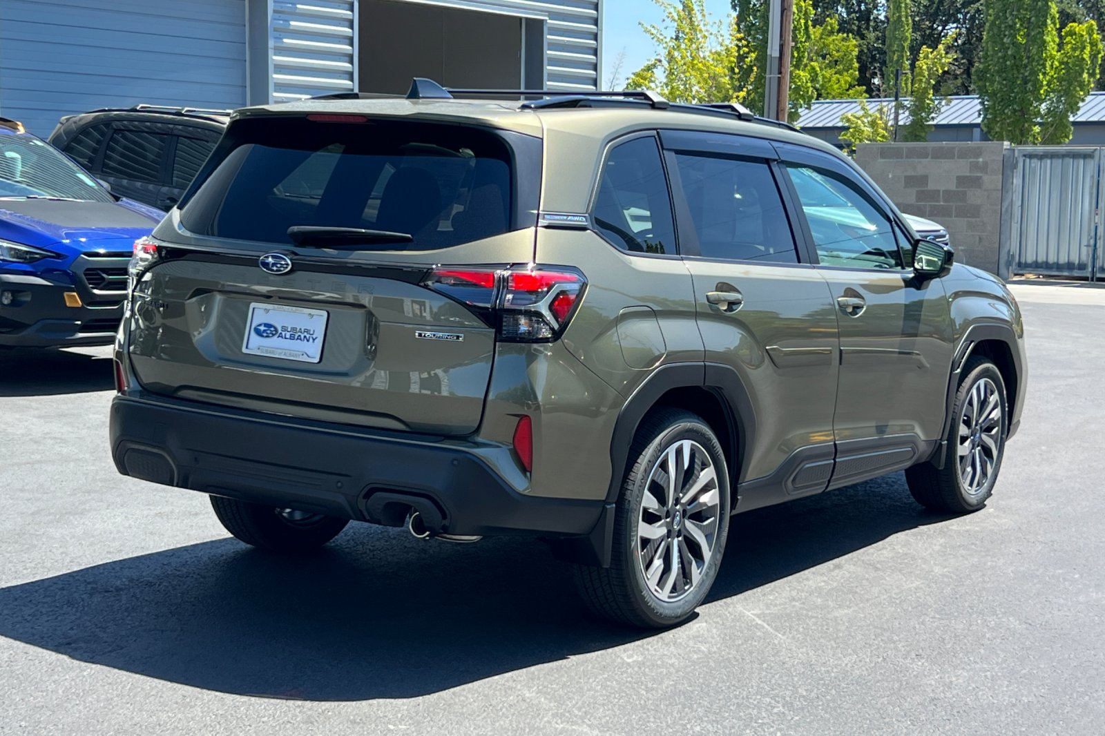 2025 Subaru Forester Touring photo 4