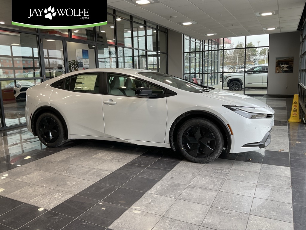 2026 Toyota Prius LE's photo