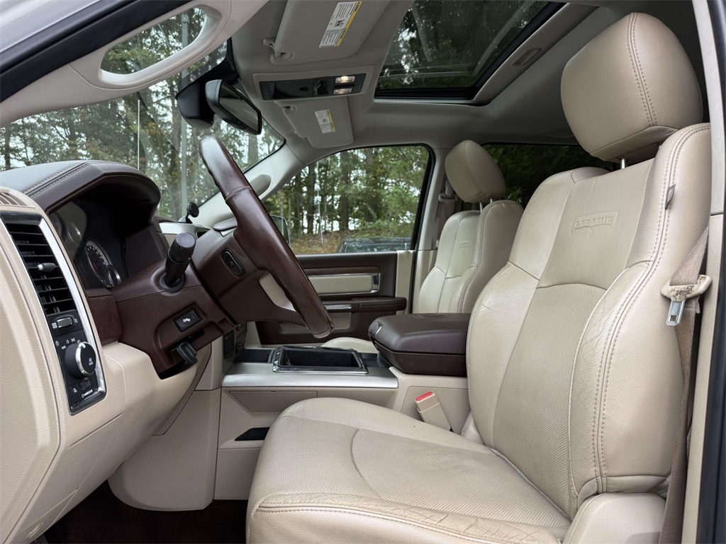 2015 Ram 2500 Laramie photo 14