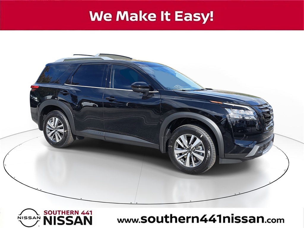 2025 Nissan Pathfinder SL's photo