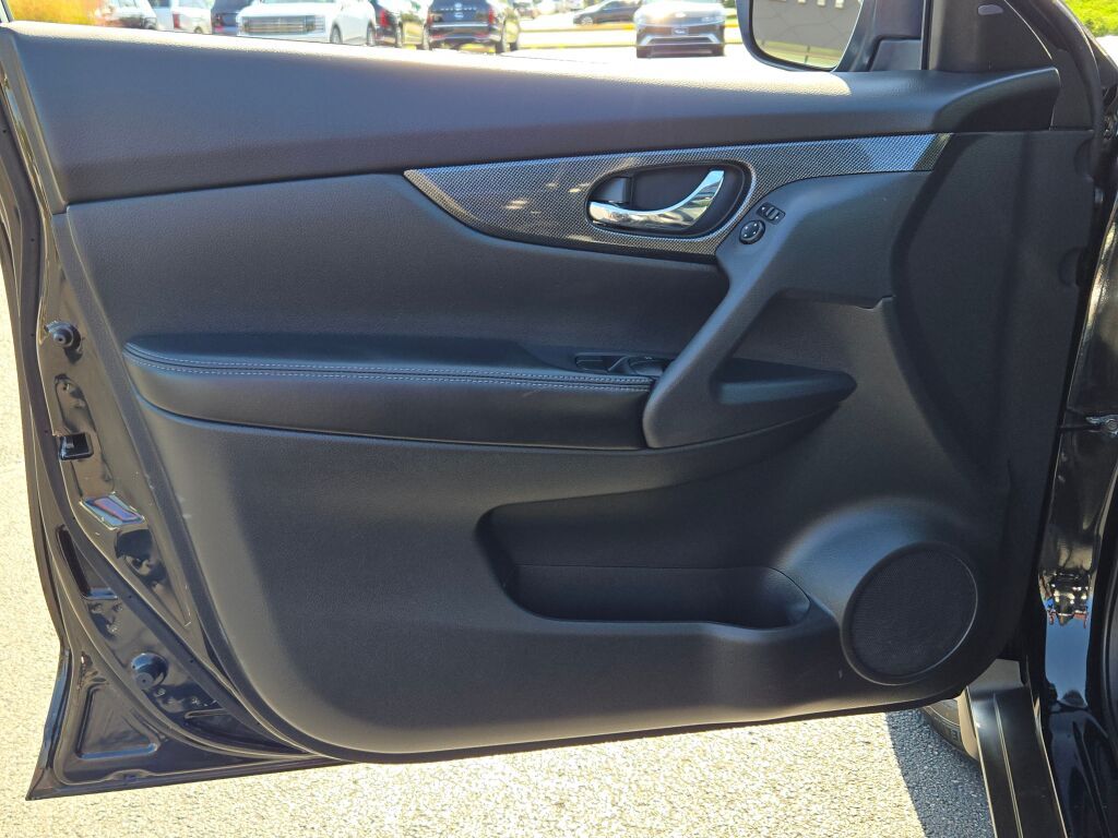 2014 Nissan Rogue SL photo 18