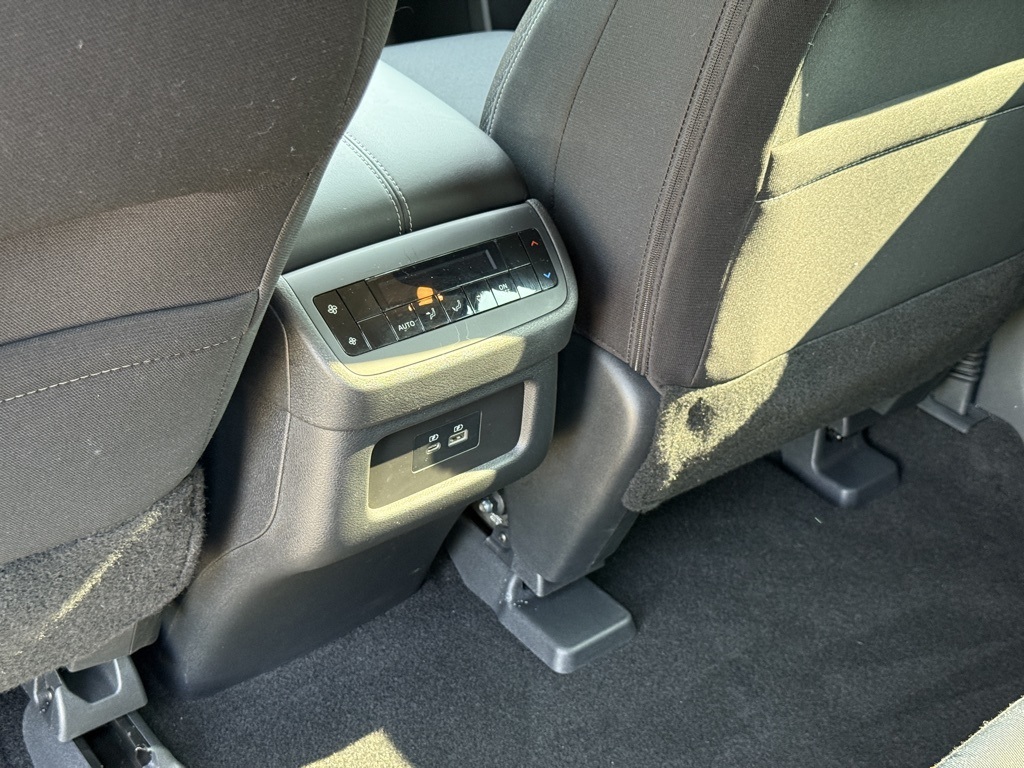 2025 Nissan Pathfinder SV photo 24