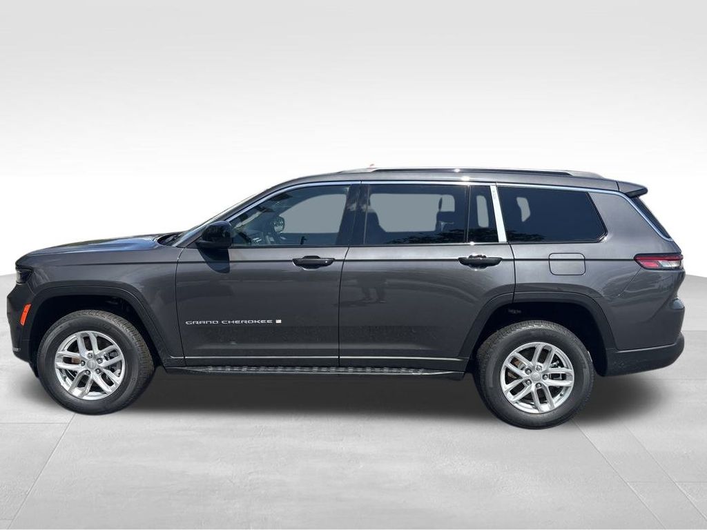 2025 Jeep Grand Cherokee Laredo X photo 4
