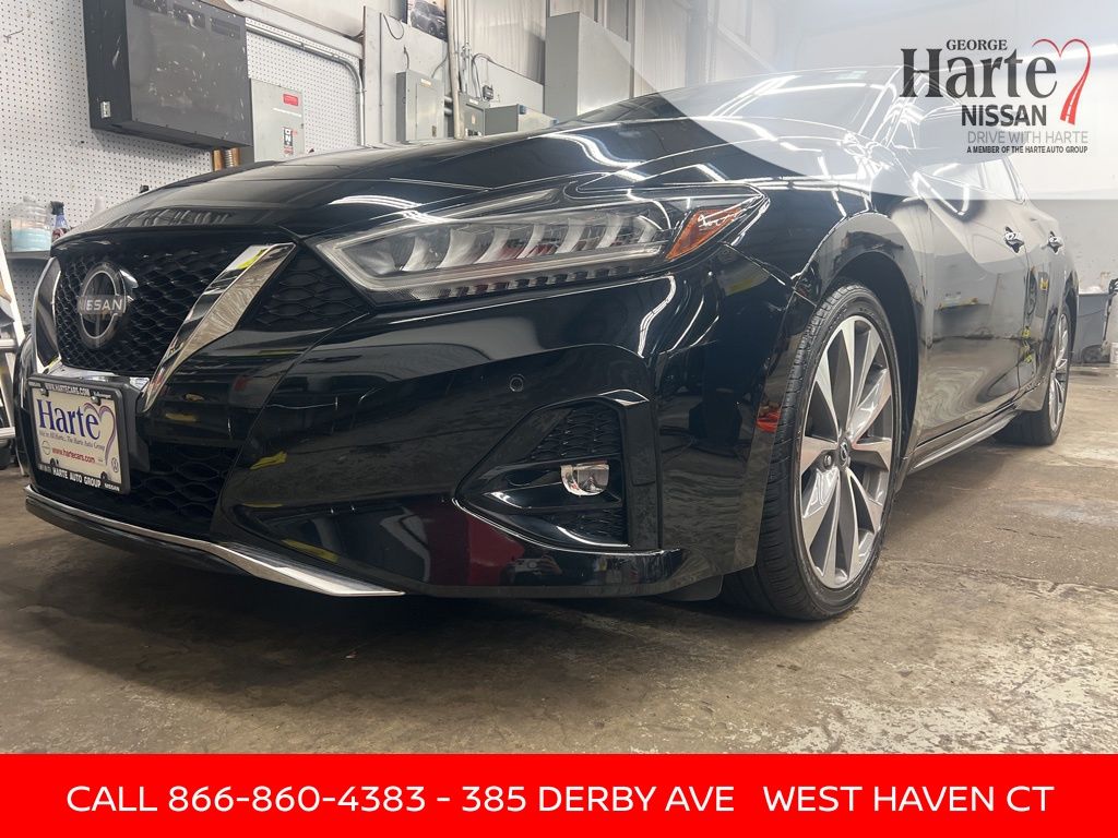 2023 Nissan Maxima Platinum's photo