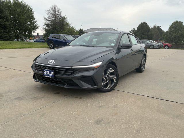 2025 Hyundai Elantra SEL's photo