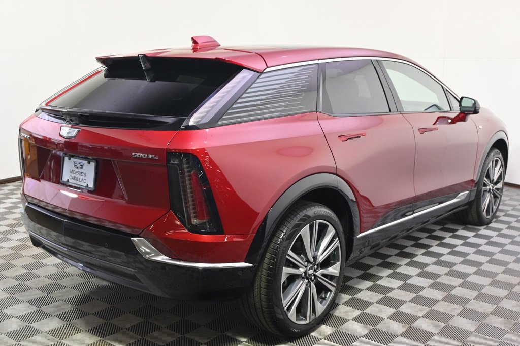 2025 Cadillac Optiq Luxury photo 7