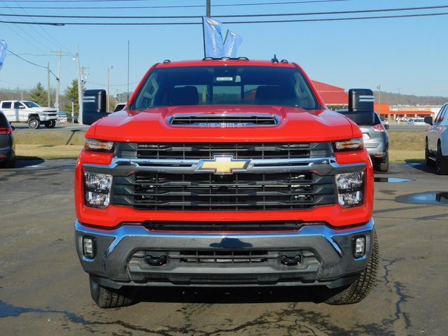 2024 Chevrolet Silverado 2500HD LT photo 3
