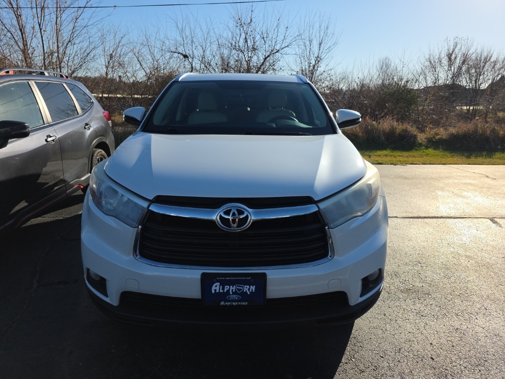 Used 2016 Toyota Highlander XLE with VIN 5TDJKRFH3GS286594 for sale in Monroe, WI