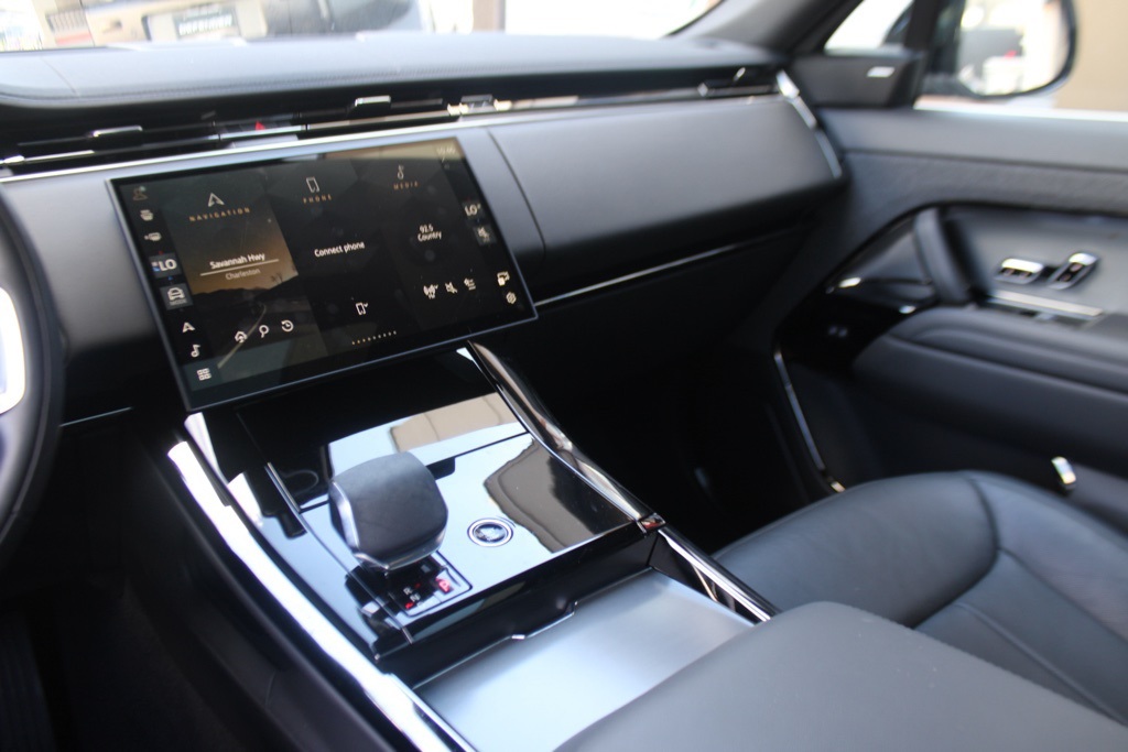 2024 Land Rover Range Rover Sport SE photo 18