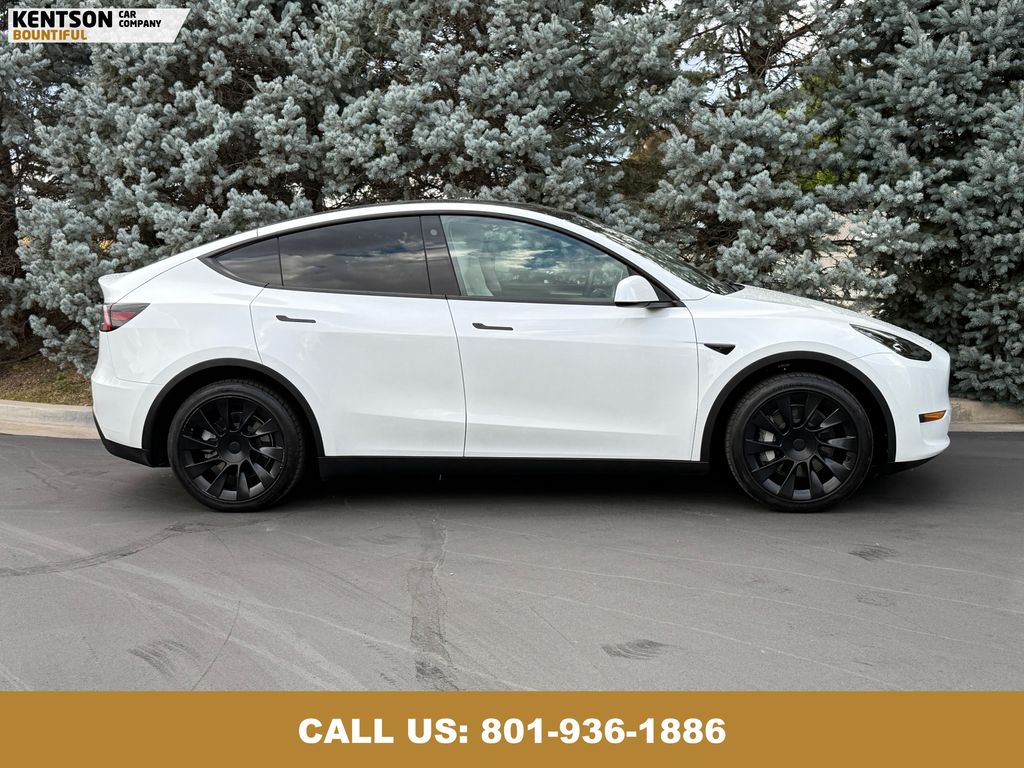 2023 Tesla Model Y Long Range photo 9