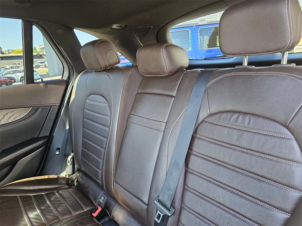 2018 Mercedes Benz GLC 300 4MATIC photo 18