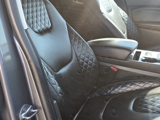2024 Ford Edge Titanium photo 3