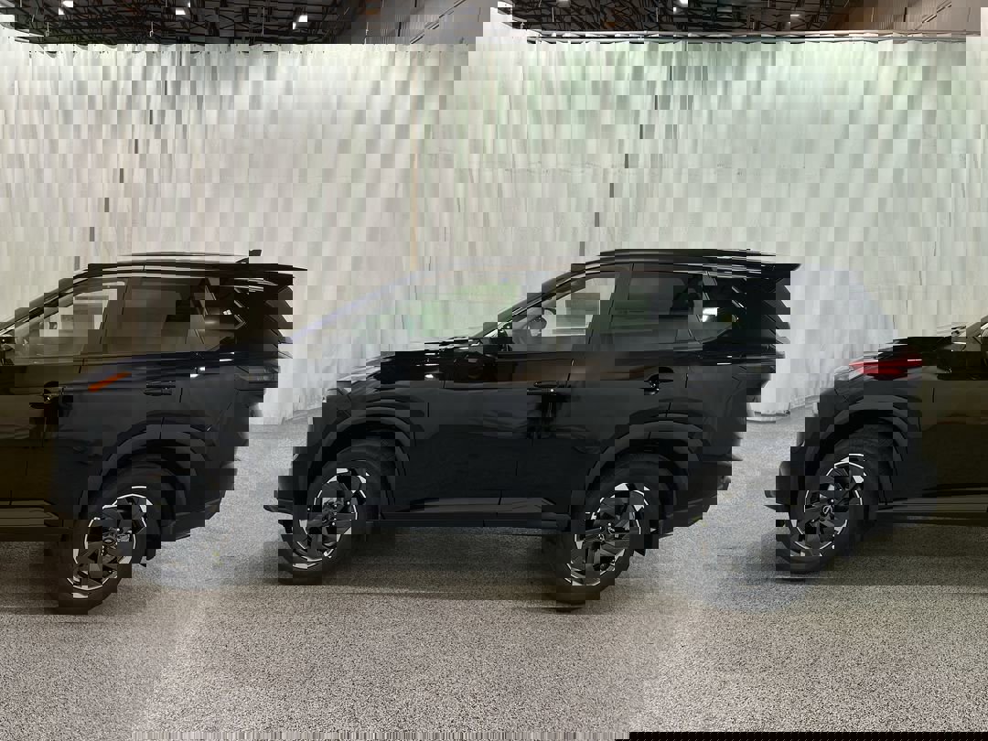 2026 Nissan Rogue SV photo 2