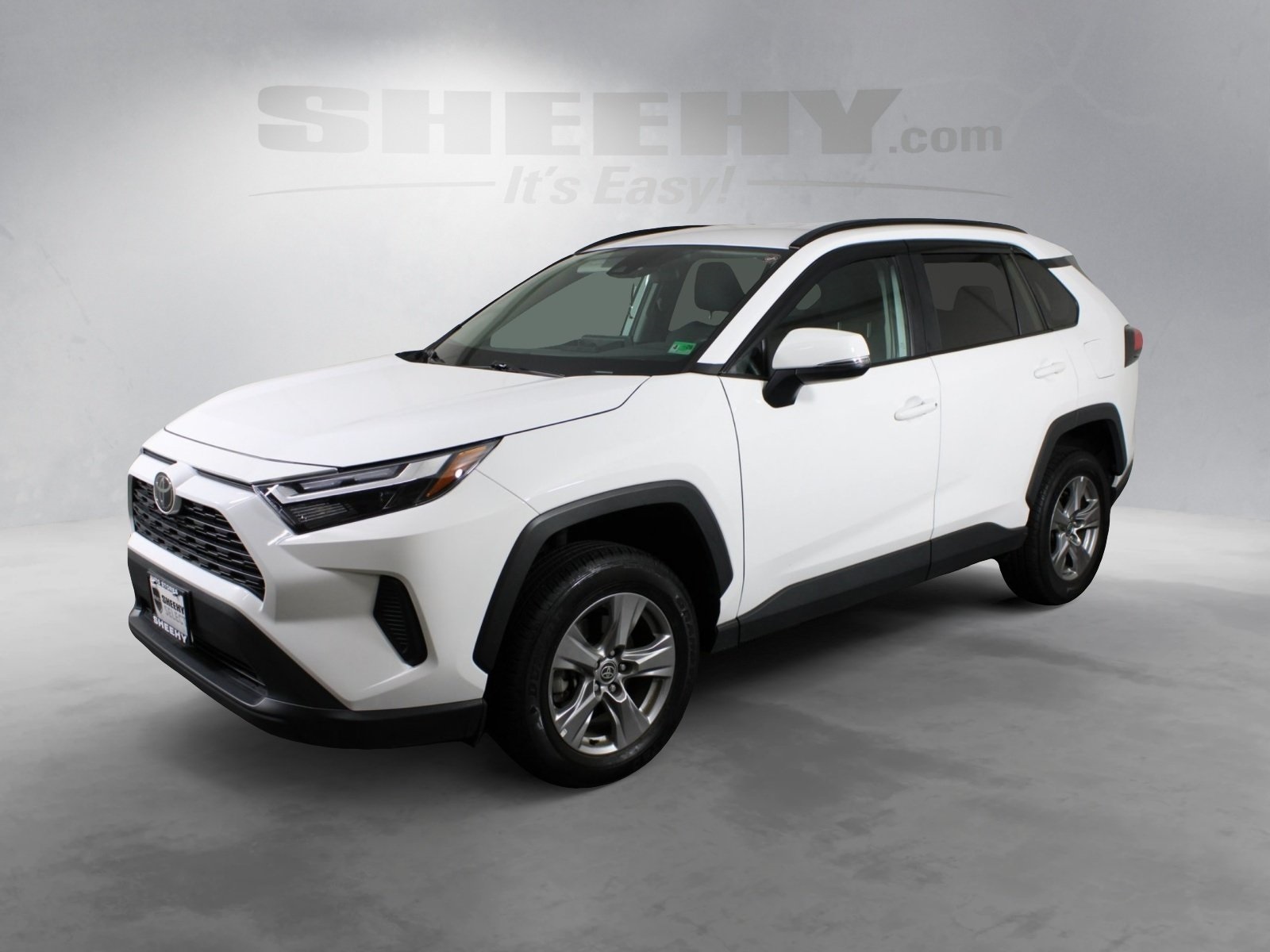2022 Toyota RAV4 XLE photo 3