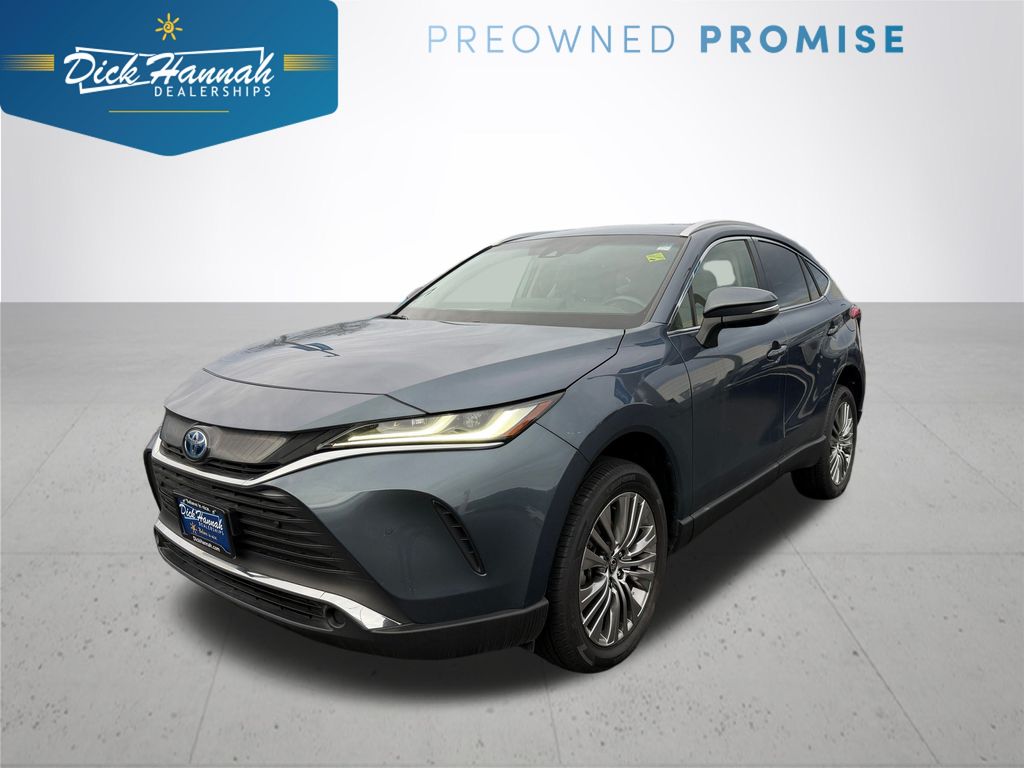 2022 Toyota Venza XLE's photo