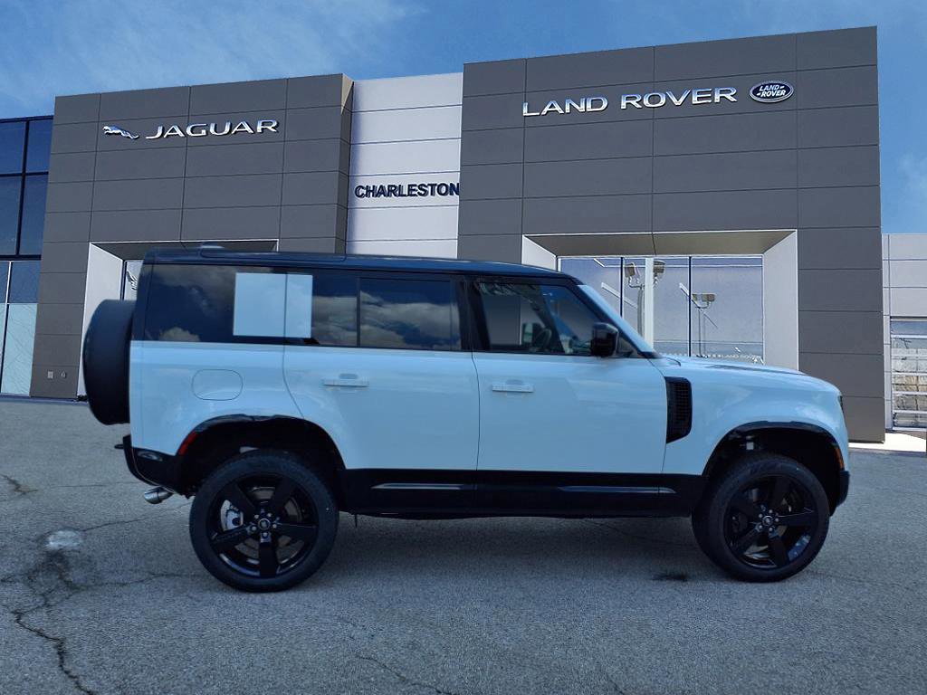2025 Land Rover Defender 110 X-Dynamic SE photo 5