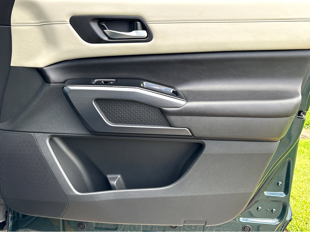 2023 Nissan Pathfinder SL photo 10