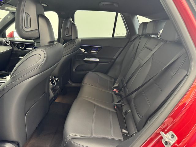 2025 Mercedes Benz GLC 300 photo 20