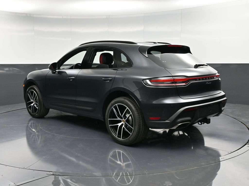 2026 Porsche Macan T photo 3