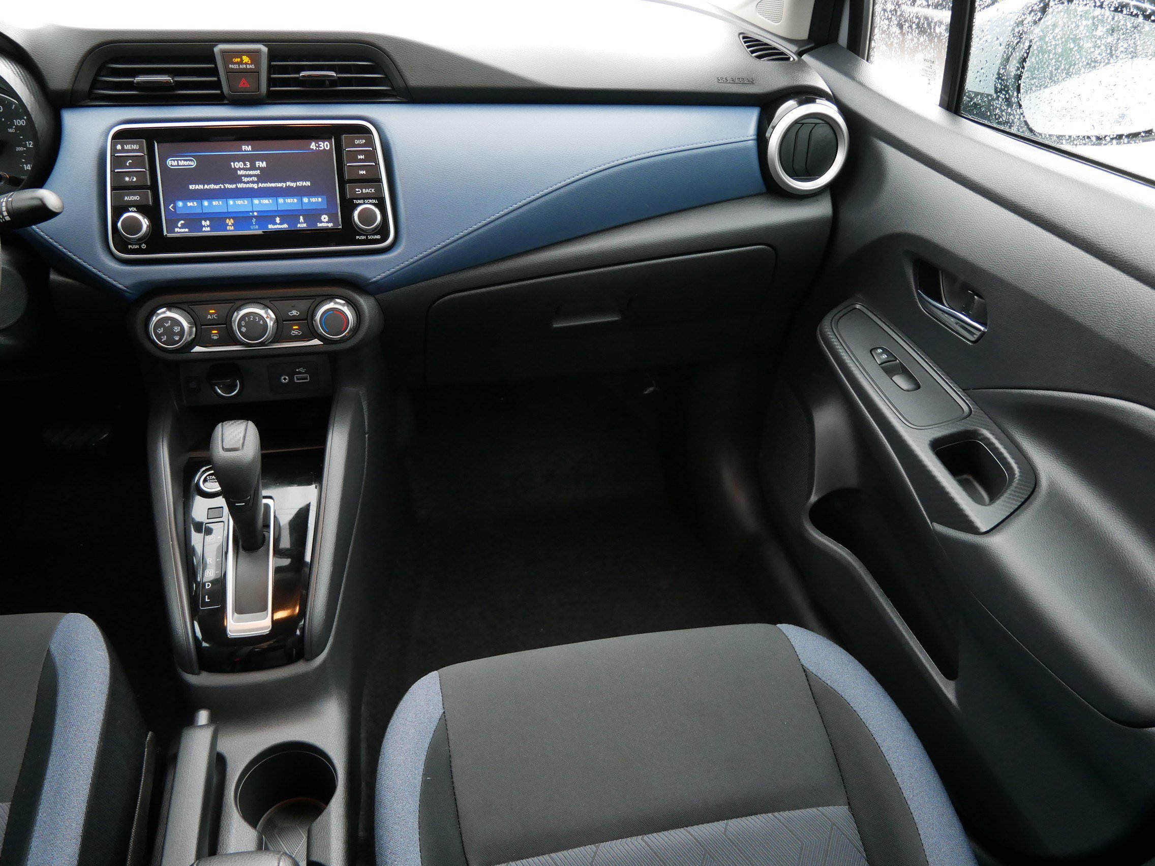 2024 Nissan Versa SV photo 10