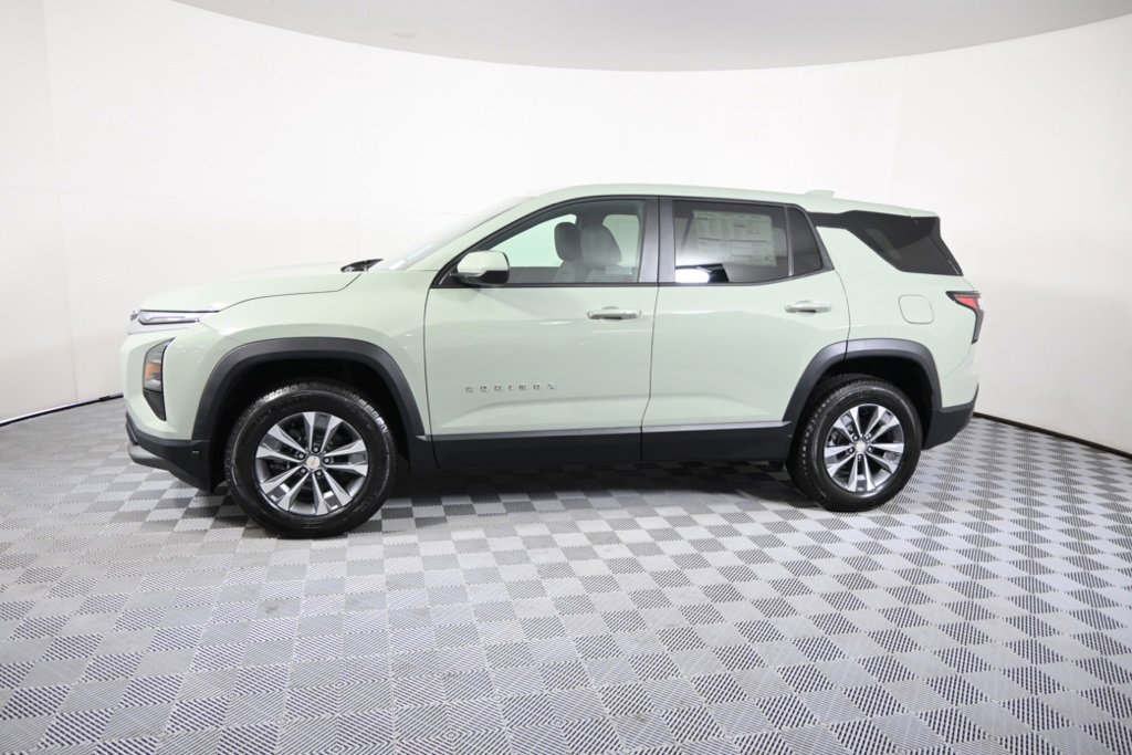 2026 Chevrolet Equinox LT photo 2