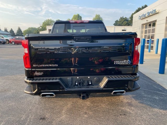 2024 Chevrolet Silverado 1500 High Country photo 2