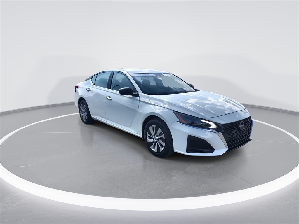 2025 Nissan Altima 2.5 S photo 2