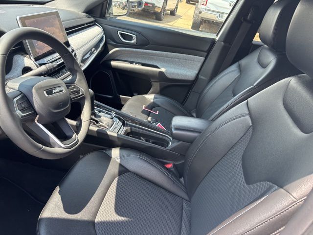 2024 Jeep Compass Latitude photo 8