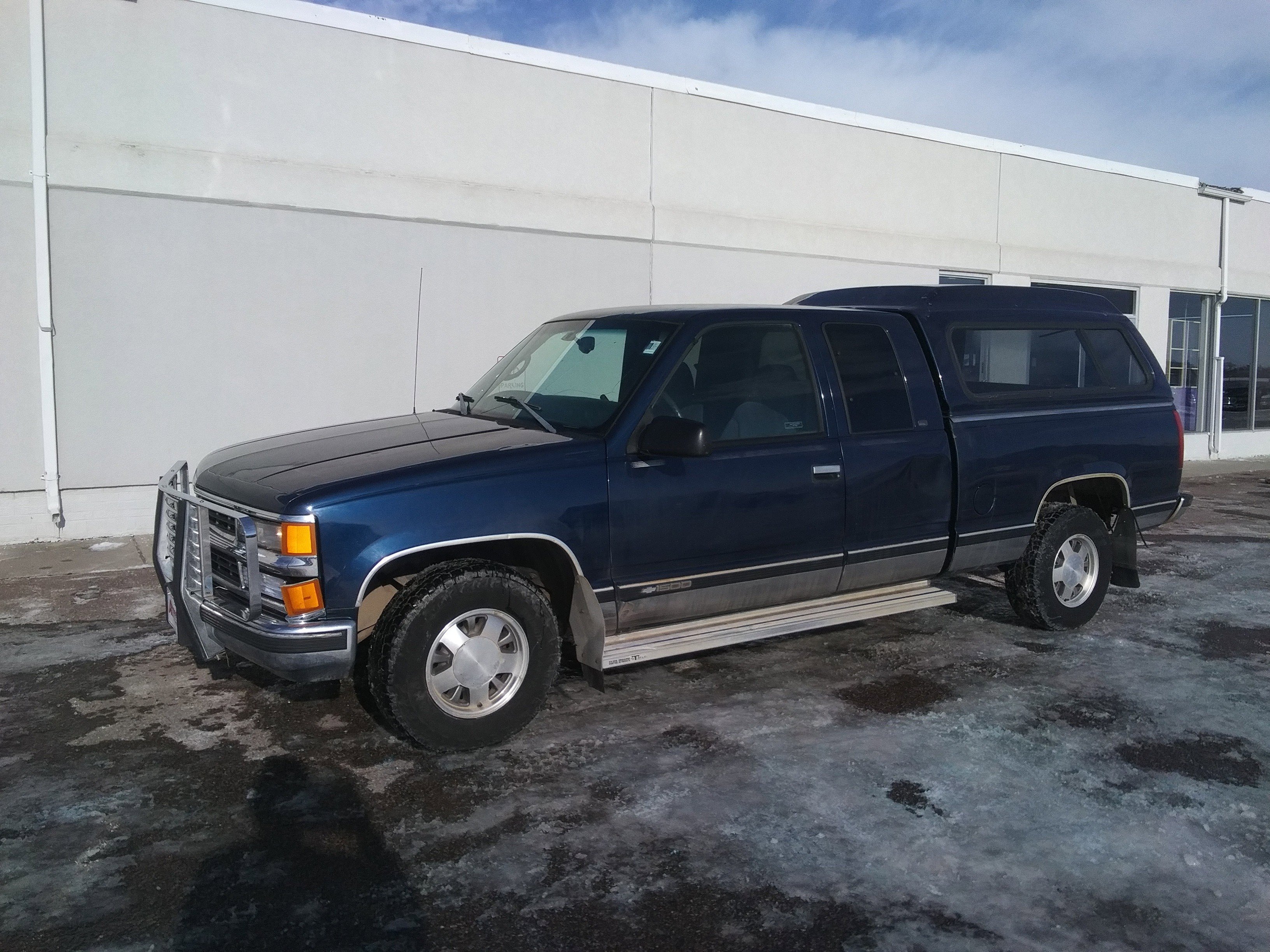 Used 1998 Chevrolet C1500 SILVERADO with VIN 2GCEC19R6W1181249 for sale in Aberdeen, SD
