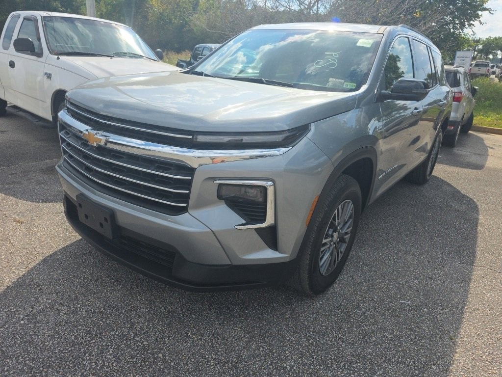2024 Chevrolet Traverse photo 3