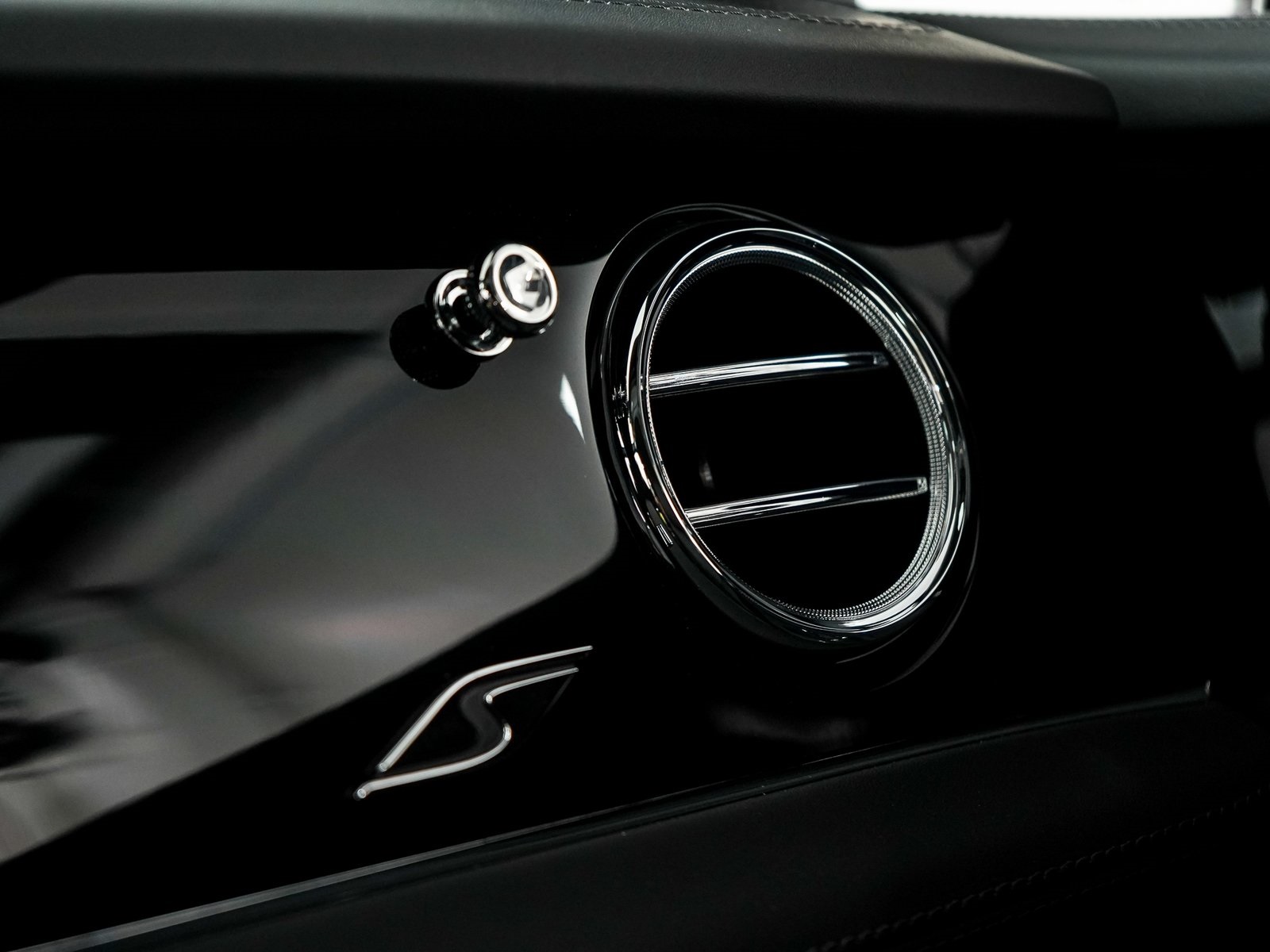 2024 Bentley Bentayga S V8 photo 37