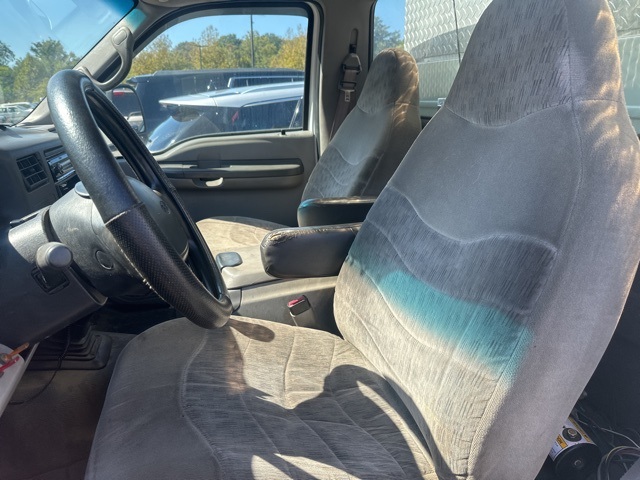 1999 Ford F-550 XL photo 10