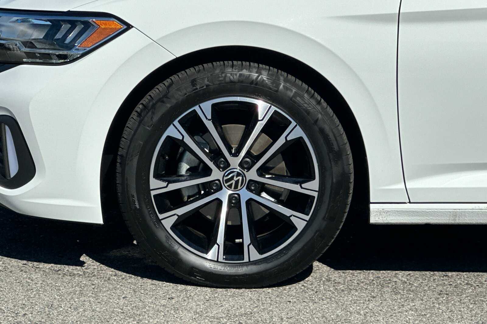 2024 Volkswagen Jetta 1.5T Sport photo 23