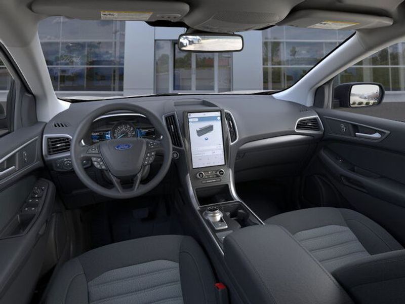 2024 Ford Edge SE photo 9