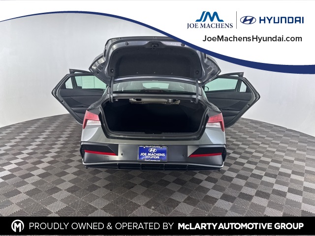 2024 Hyundai Elantra Hybrid Limited photo 13