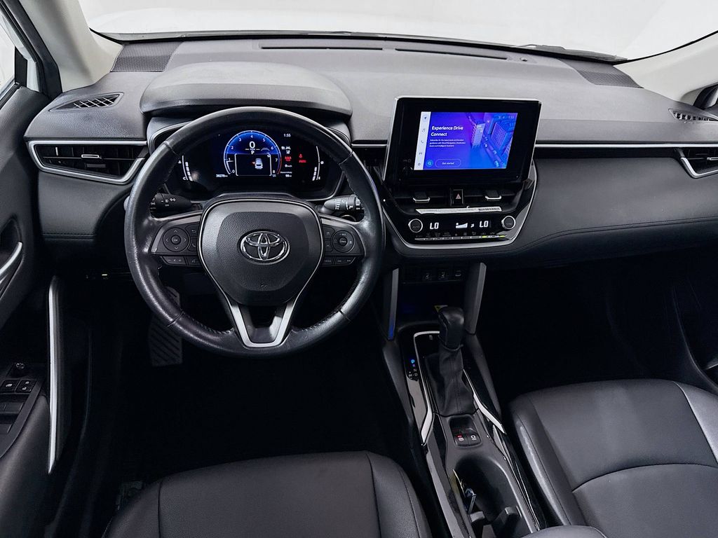 2023 Toyota Corolla Cross XLE photo 20