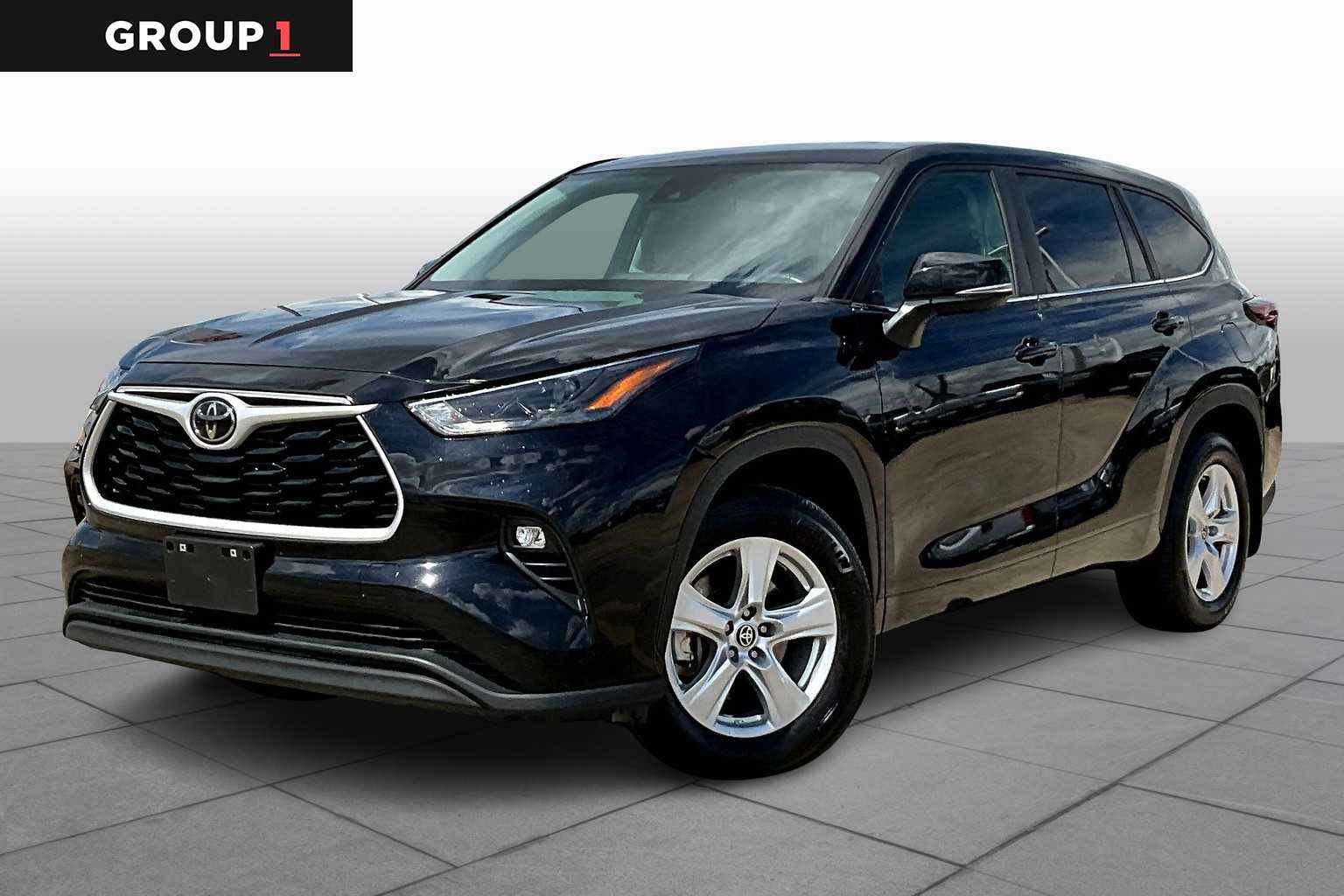 Pre-Owned 2022 Toyota Highlander LE FWD in Houston #NS559343