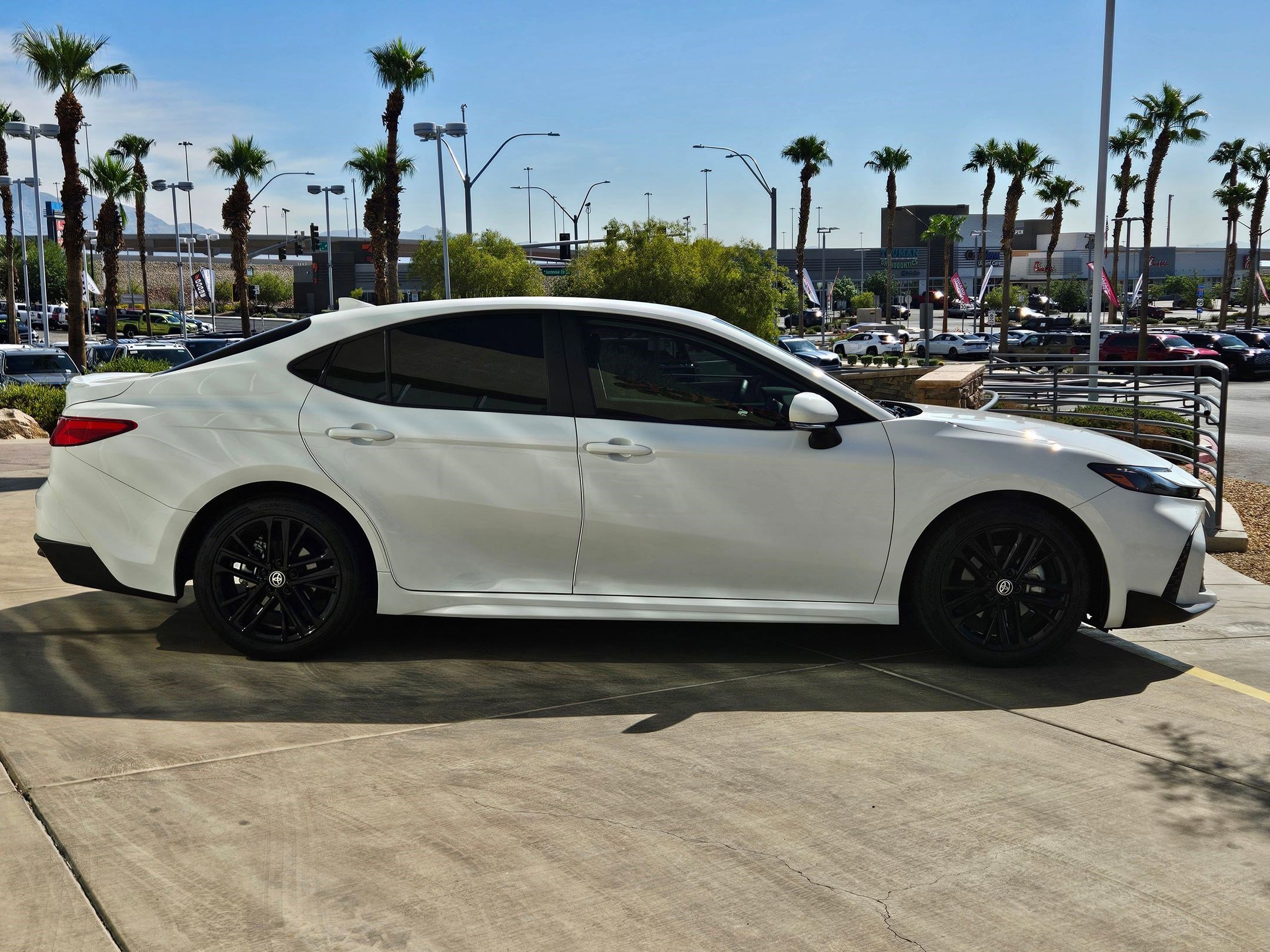2025 Toyota Camry SE photo 6
