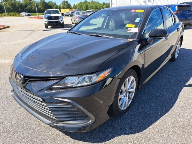 2023 Toyota Camry LE photo 2