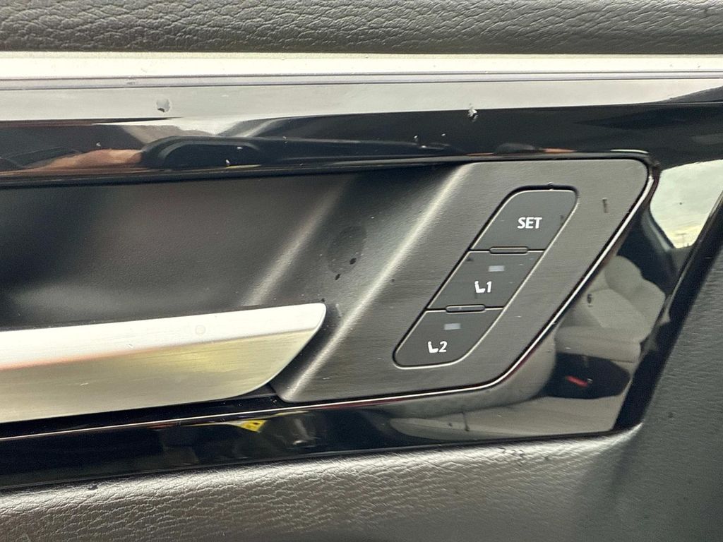 2025 Mitsubishi Outlander SEL photo 20