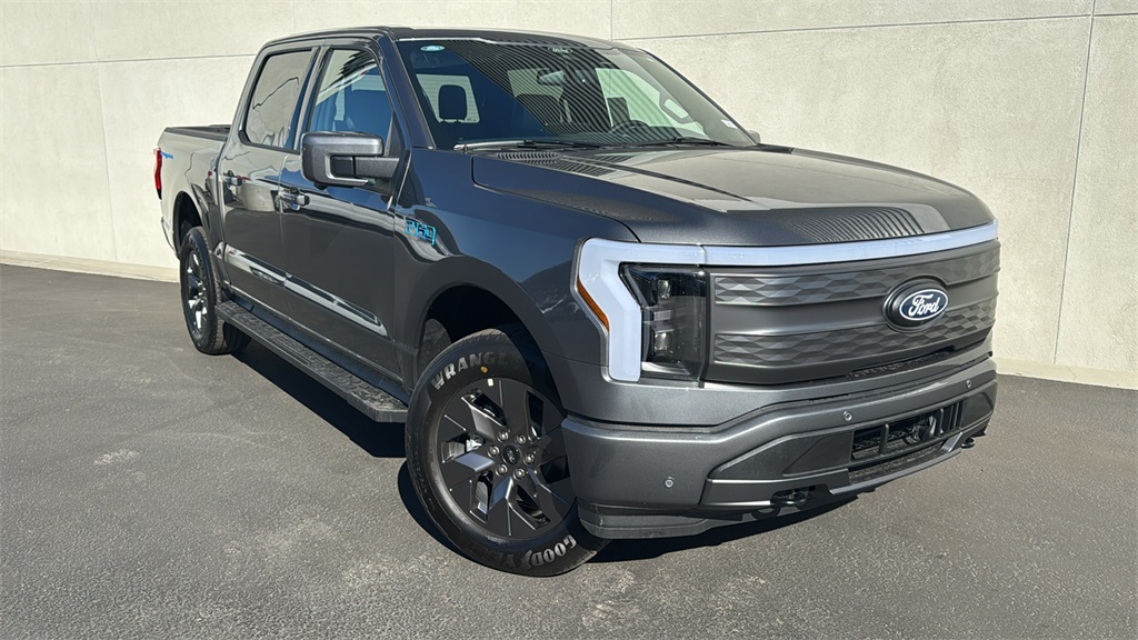 2025 Ford F-150 Lightning Lariat's photo