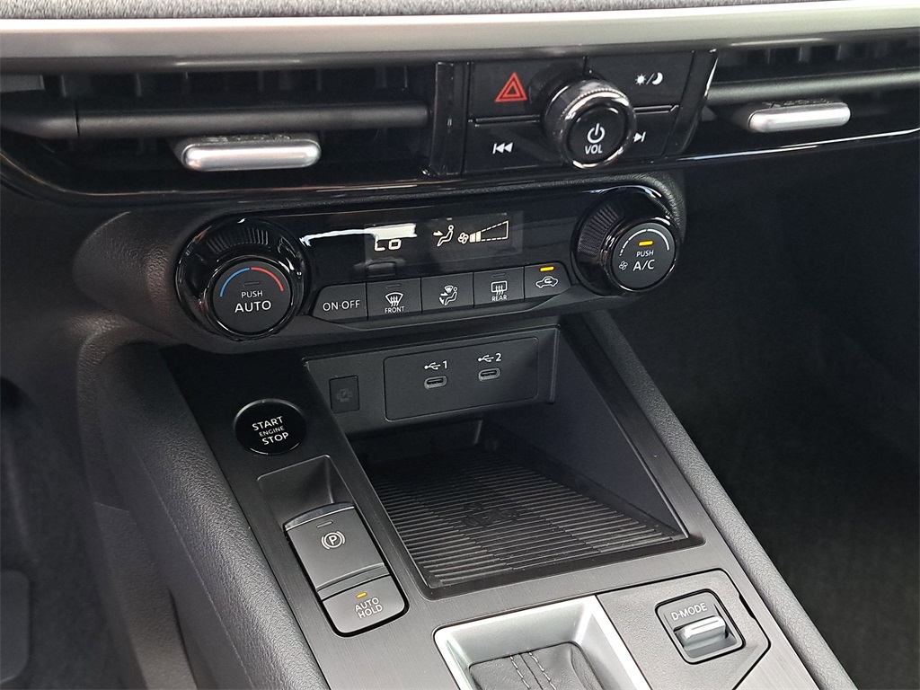 2026 Nissan Kicks SV photo 29