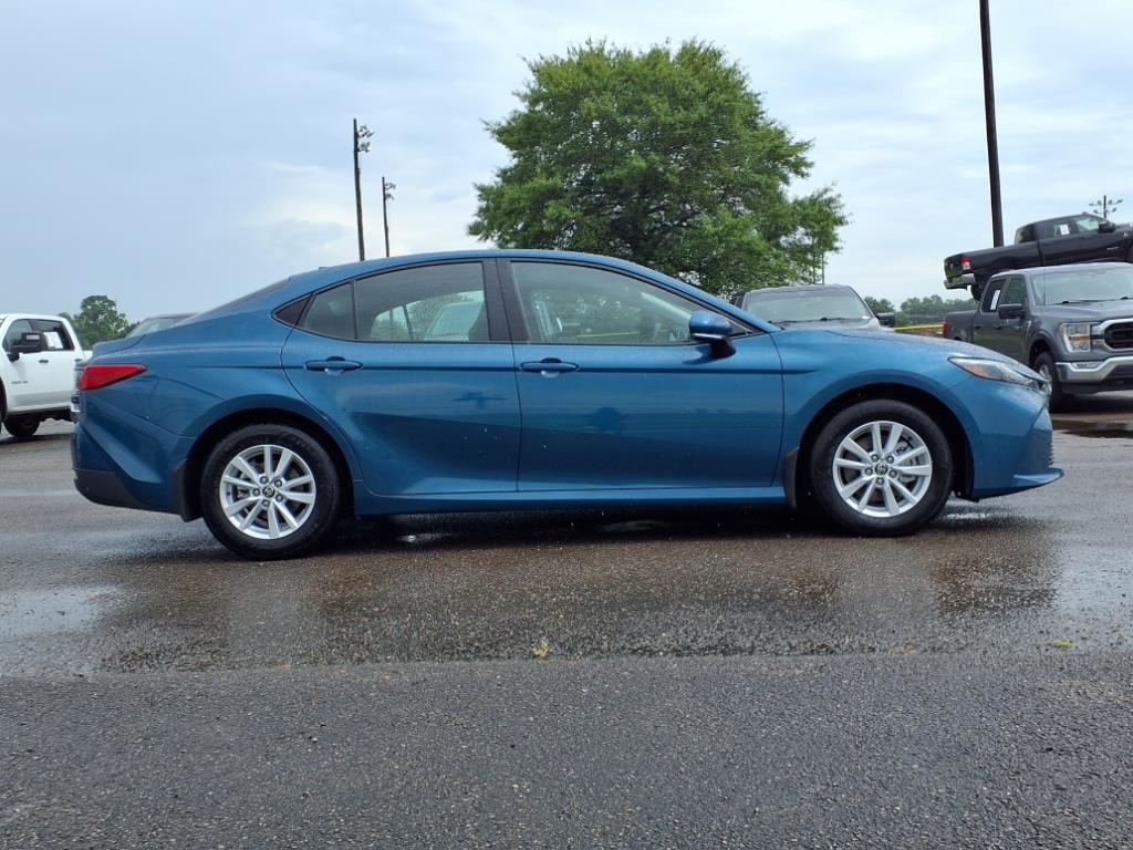 2025 Toyota Camry LE photo 2
