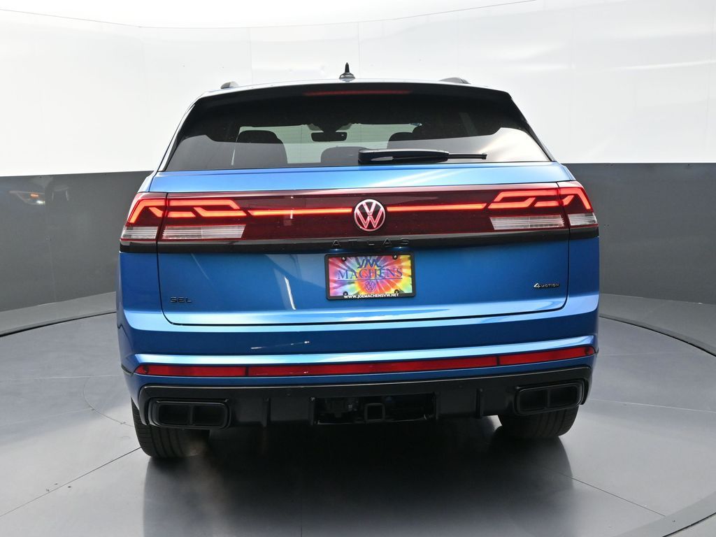2025 Volkswagen Atlas Cross Sport SEL R-Line photo 6