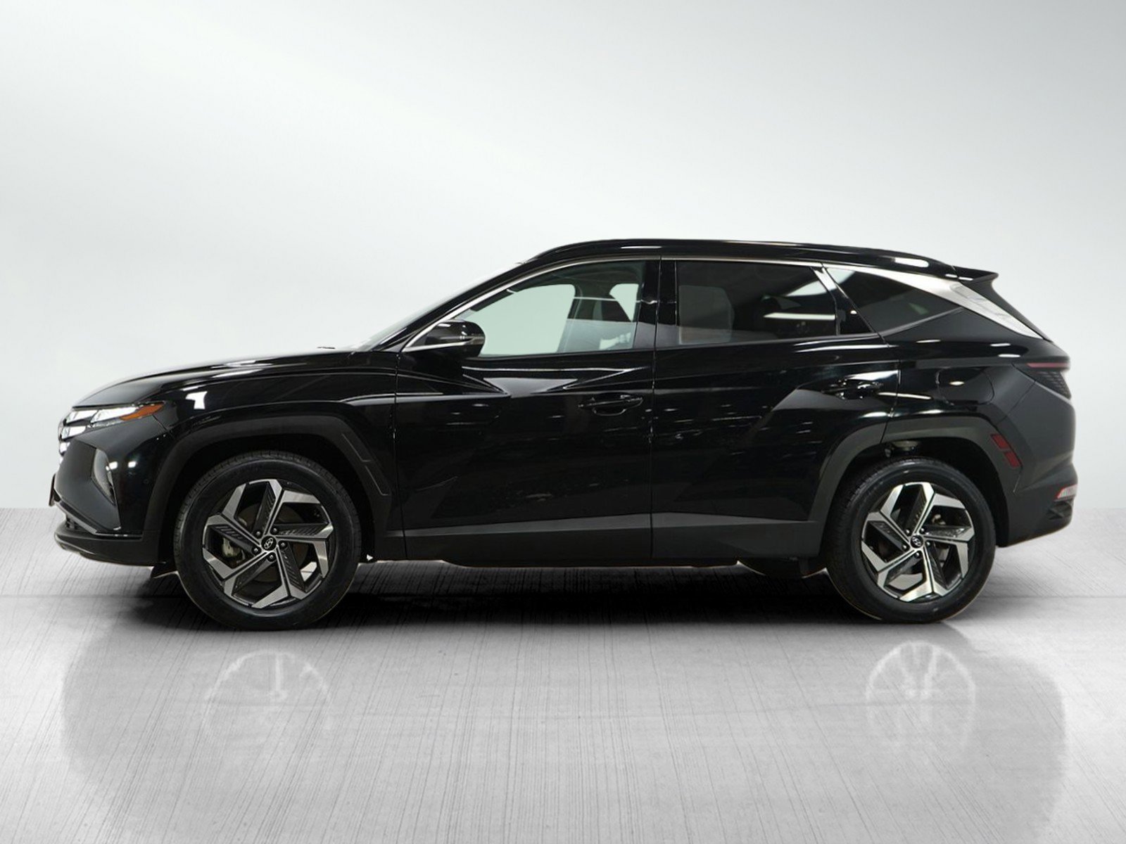 Used 2024 Hyundai Tucson Limited with VIN 5NMJECDE9RH306754 for sale in Minneapolis, Minnesota