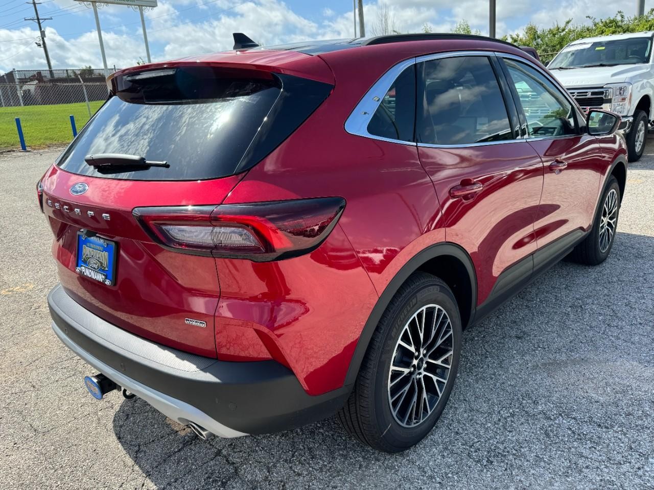 2025 Ford Escape Plug-In Hybrid photo 3