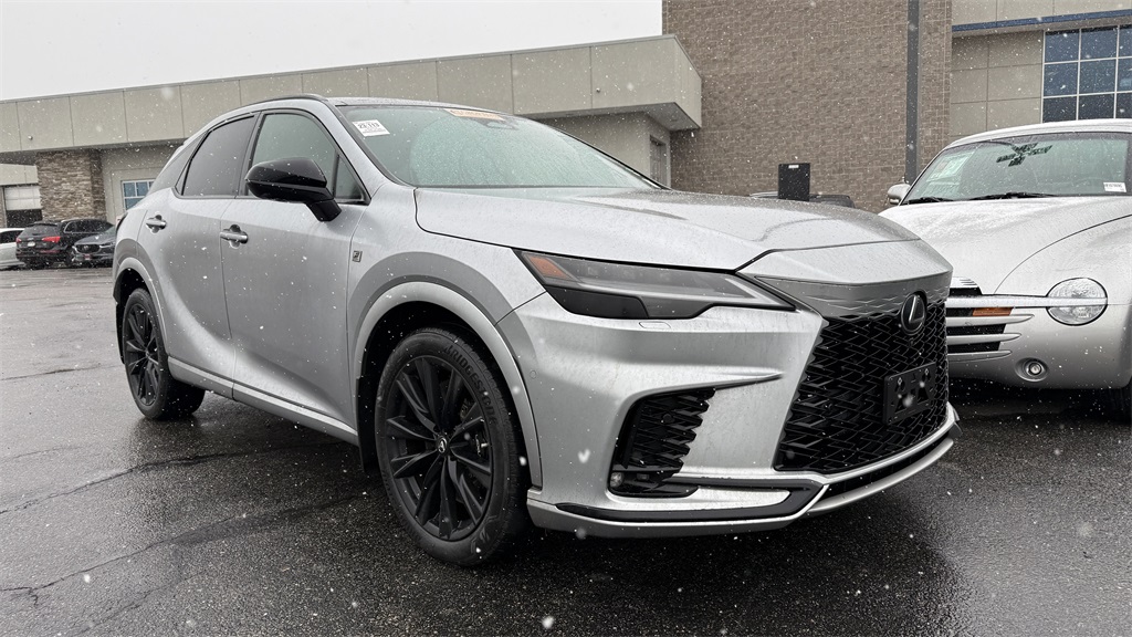 2023 Lexus RX Hybrid 500h's photo