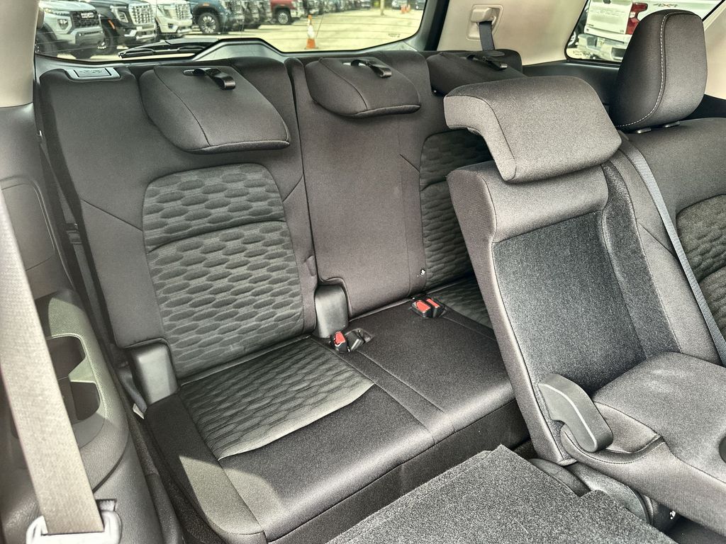 2024 Nissan Pathfinder SV photo 25