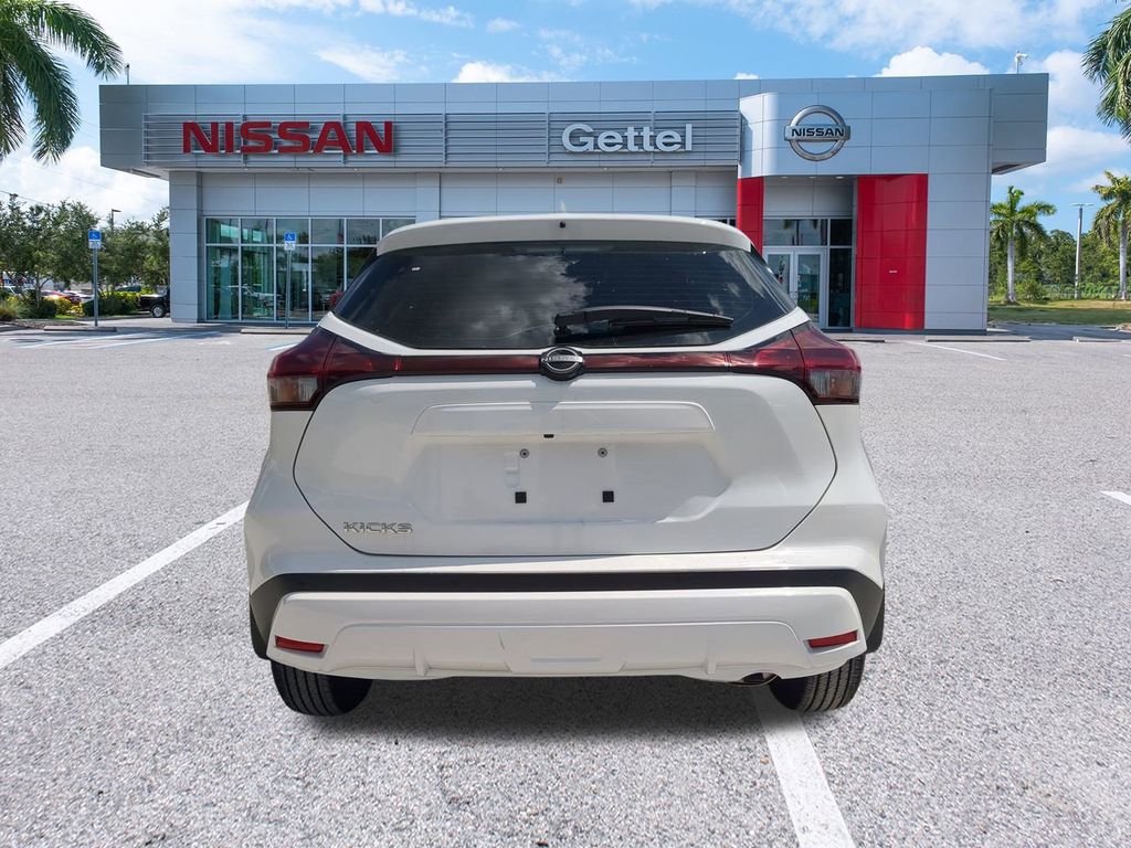 2025 Nissan Kicks Play S photo 4
