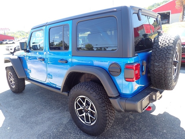 2025 Jeep Wrangler Rubicon photo 3